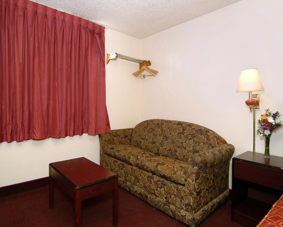 Rodeway Inn Farmington Exterior foto