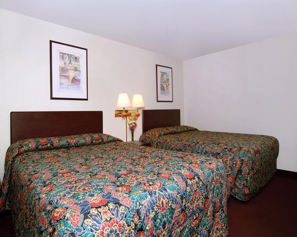 Rodeway Inn Farmington Exterior foto