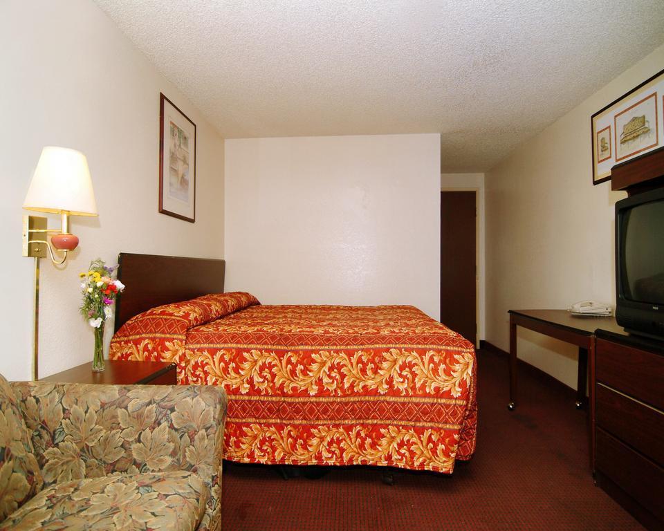 Rodeway Inn Farmington Exterior foto